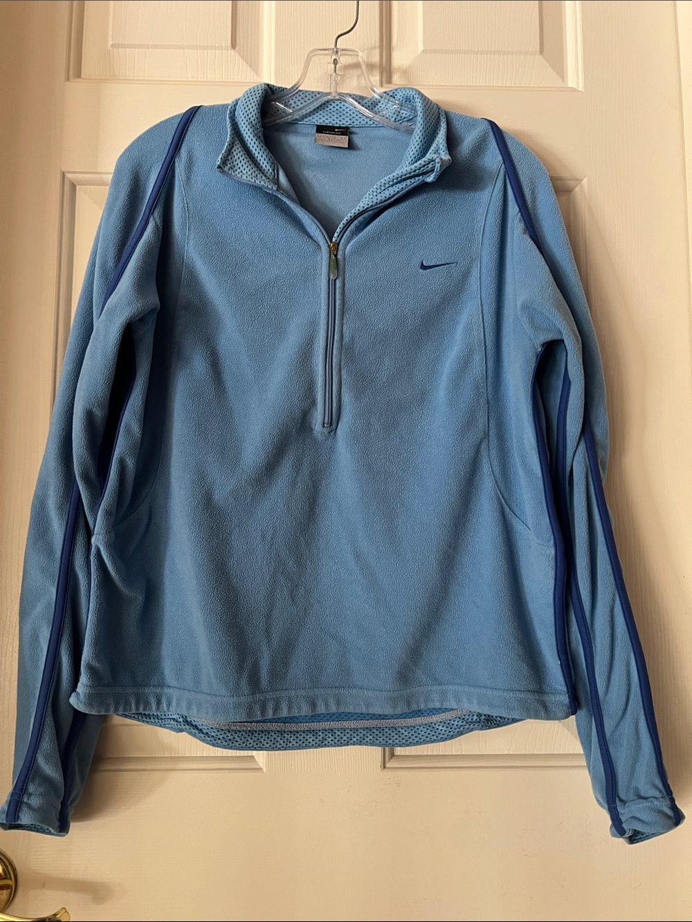 Nike ( thermal fit ) pullover jacket / tops
 ( athletic  / Casual wear )